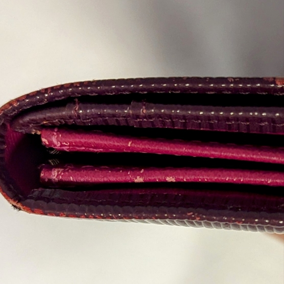 LOUIS VUITTON PURPLE EPI SARAH WALLET WITH LV DUST BAG GREAT CONDITION!! - Picture 7 of 10